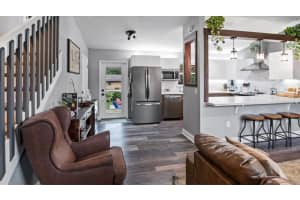 5015 Seville Dr, Sarasota, FL 34235, Sold 09/07/22