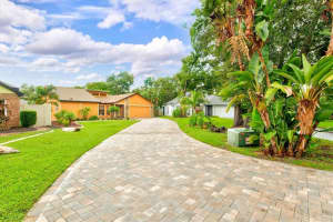 4910 81ST AVENUE TER E, SARASOTA, FL 34243 Sold 09/21/22