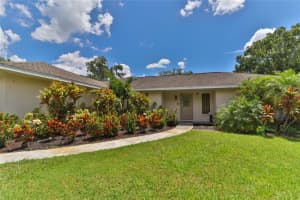 6053 RAVENWOOD DR, SARASOTA, FL 34243 Sold 03/31/23