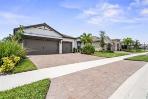 8605 SUNDANCE LOOP, SARASOTA, FL 34238 Sold 10/28/22