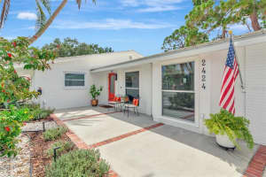2424 CASS ST, SARASOTA, FL 34231 Sold 09/21/22