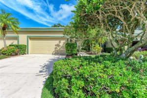 8512 54TH AVENUE CIR E, BRADENTON, FL 34211 Sold 10/07/22