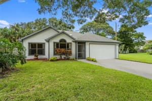 4906 81st Ave Terrace E, Sarasota, FL 34243, Sold 10/04/22