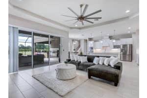 4726 Vasca Dr, Sarasota, FL 34240, Sold 09/20/22