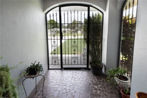 3724 Calliandra Dr, Sarasota, FL 34232, Sold 10/07/22