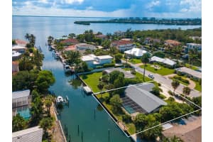 569 Rountree Dr, Longboat Key, FL 34228, Sold 10/24/22
