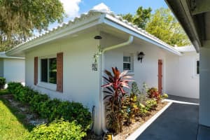 3921 Schwalbe Dr, Sarasota, FL 34235, Sold 10/31/22