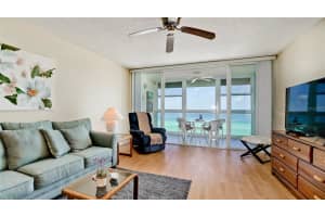 5300 Gulf Dr, Holmes Beach, FL 34217, Sold 10/07/22