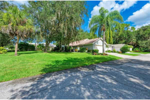 5700 Renzo Ln, Sarasota, FL 34243, Sold 10/07/22