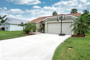5121 40th St W, Bradenton, FL 34210, Sold 10/19/22