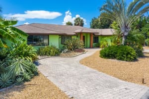 616 BARONET LN, HOLMES BEACH, FL 34217 Sold 10/06/22