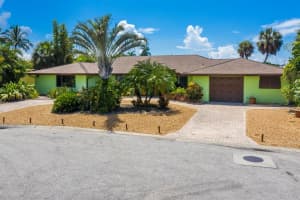 616 BARONET LN, HOLMES BEACH, FL 34217 Sold 10/06/22