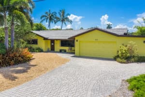 614 BARONET LN, HOLMES BEACH, FL 34217 Sold 10/06/22