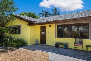 614 BARONET LN, HOLMES BEACH, FL 34217 Sold 10/06/22