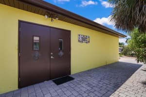 614 BARONET LN, HOLMES BEACH, FL 34217 Sold 10/06/22