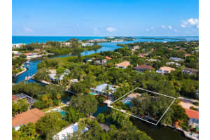 650 Longview Dr, Longboat Key, FL 34228, Sold 10/11/22