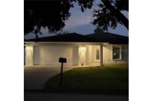 2480 McGuffy Cir, Sarasota, FL 34235, Sold 10/07/22
