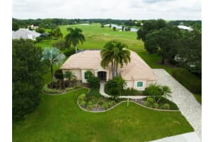 8303 MAREVA LN, SARASOTA, FL 34241 Sold 10/28/22