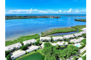 1211 EDGEWATER CIRCLE, BRADENTON, FL 34209 Sold 02/24/23