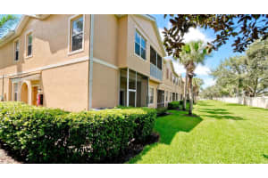 3439 PARKRIDGE CIR #19-204, SARASOTA, FL 34243 Sold 11/25/22