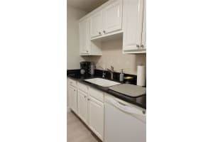 750 N TAMIAMI TRL #418, SARASOTA, FL 34236 - MLS#MFRA4546496