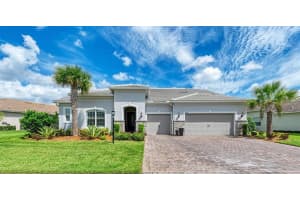 11905 BLUE HILL TRL, LAKEWOOD RANCH, FL 34211 Sold 11/28/22