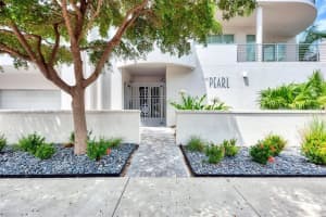 609 GOLDEN GATE PT #402, SARASOTA, FL 34236 Sold 01/03/23