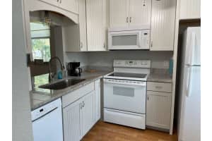 206 LAKEWOOD DR #206, BRADENTON, FL 34210 - MLS#MFRA4546667