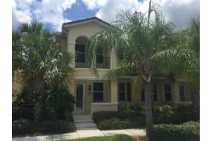 3830 82ND AVENUE CIR E #101, SARASOTA, FL 34243 Sold 10/19/22