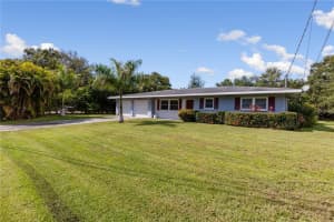 401 E LAKE DR, SARASOTA, FL 34232 Sold 12/08/22