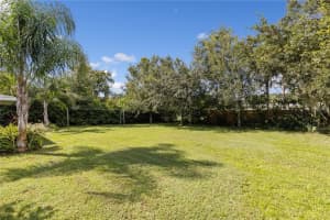 401 E LAKE DR, SARASOTA, FL 34232 Sold 12/08/22