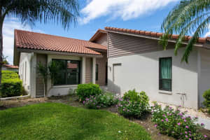 3981 WILSHIRE CIR E #195, SARASOTA, FL 34238 Sold 04/07/23