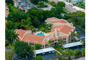 800 S HUDSON AVE #201, SARASOTA, FL 34236 Sold 03/03/23