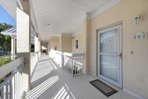 3803 54TH DR W #202, BRADENTON, FL 34210 Sold 12/29/22