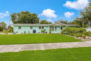 150 HOLLY AVE, SARASOTA, FL 34243 Sold 09/26/22