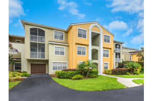 5500 BENTGRASS DR #6-301, SARASOTA, FL 34235 Sold 05/15/23