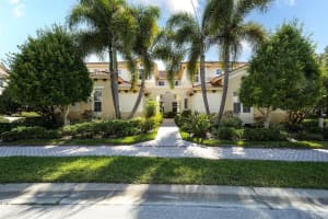 9453 DISCOVERY TER #202D, BRADENTON, FL 34212 Sold 10/19/22