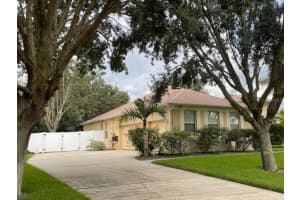 2284 REEFVIEW LOOP, APOPKA, FL 32712 Sold 01/17/23