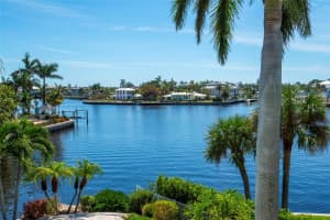 622 N POINT DR, HOLMES BEACH, FL 34217 Sold 05/18/23