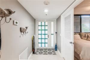 1085 GULF OF MEXICO DR #201, LONGBOAT KEY, FL 34228 Sold 12/01/22