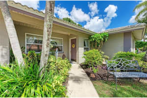 7452 DICKENS DR, SARASOTA, FL 34231 Sold 05/24/23