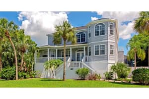 3811 BAYSIDE CIR, BRADENTON, FL 34210 Sold 12/05/22