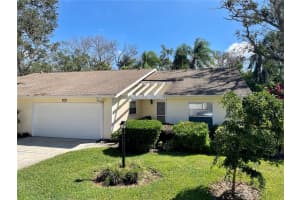 4283 Oakhurst Cir E, Sarasota, FL 34233, Sold 12/16/22