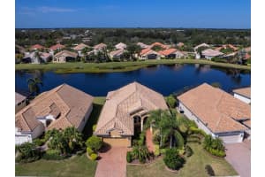 6532 41st Ct E, Sarasota, FL 34243, Sold 11/28/22