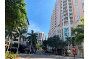 1350 Main St #903, SARASOTA