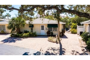 1110 N Moonmist Ct, Siesta Key, FL 34242, Sold 03/02/23
