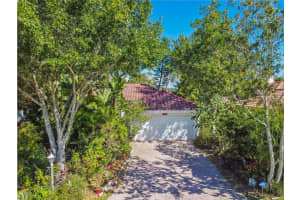 3633 71ST TER E, SARASOTA, FL 34243 Sold 12/07/22