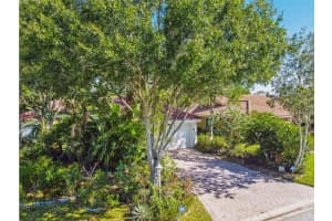 3633 71ST TER E, SARASOTA, FL 34243 Sold 12/07/22