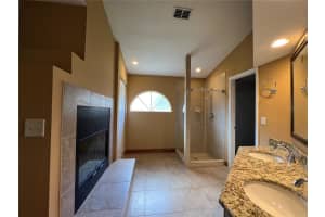 3712 71ST TER E, SARASOTA, FL 34243 Sold 11/16/22