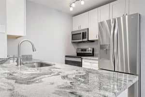 850 S Tamiami Trail, Sarasota, FL 34236, Sold 12/16/22